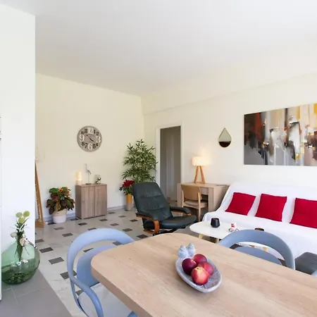 Air-conditioned With Furnished Terrace & Parking Rated 3 Stars *